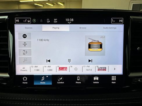 Certified 2023 Chrysler Pacifica Touring-L image 4