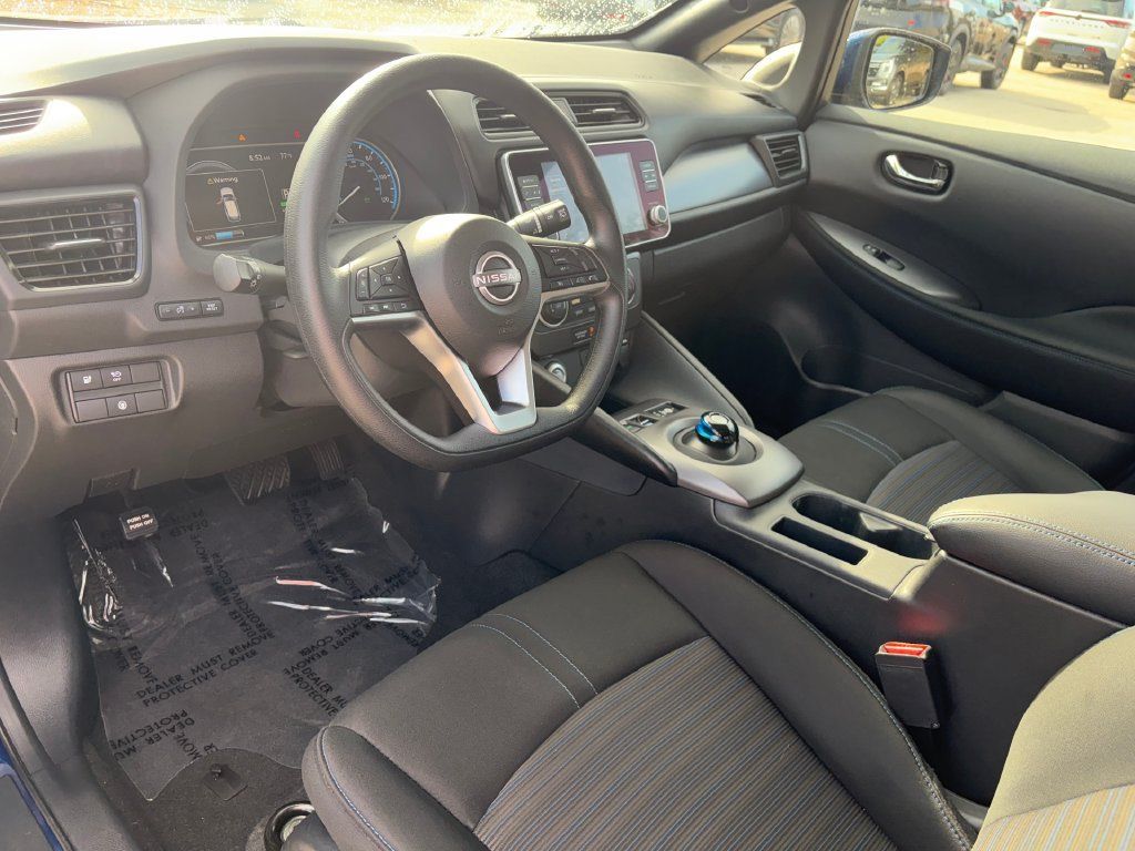 Used 2025 Nissan Leaf S FWD image 8