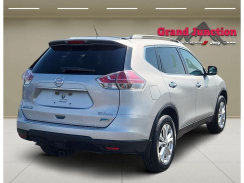 Used 2014 Nissan Rogue SV AWD/4WD image 3