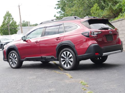 Used 2024 Subaru Outback Limited AWD/4WD image 4