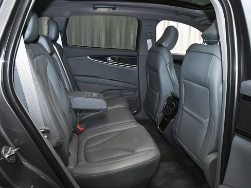Used 2022 Lincoln Nautilus Reserve w/ Cargo Utility Package AWD/4WD image 47