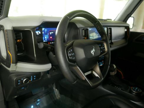 Used 2021 Ford Bronco Badlands image 13