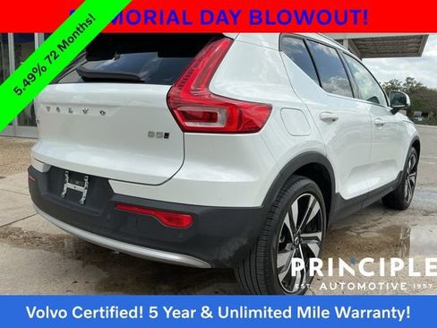 Certified 2023 Volvo XC40 B5 Plus w/ Protection Package Premier AWD/4WD image 11