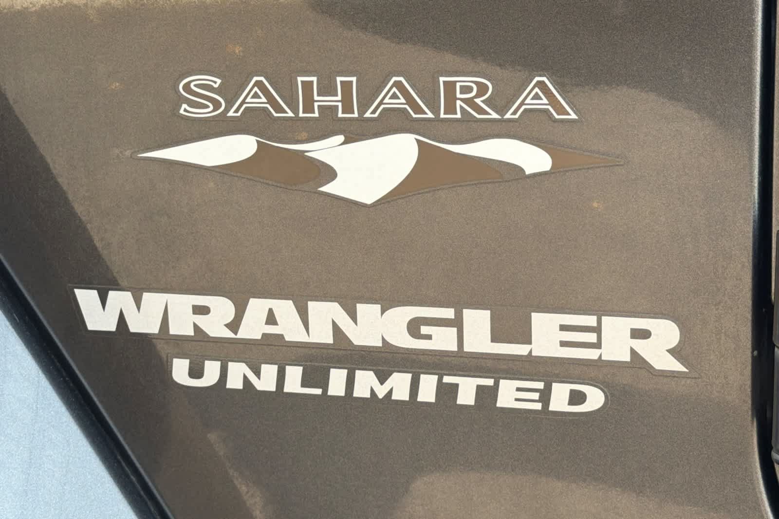 Used 2016 Jeep Wrangler Unlimited Sahara AWD/4WD image 12