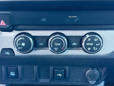 Used 2021 Toyota Tacoma SR w/ SR Convenience Package image 29