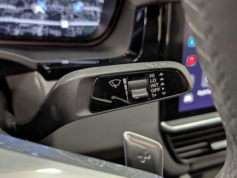 Used 2023 Porsche Cayenne Coupe image 40