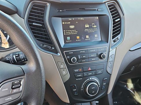 Used 2017 Hyundai Santa Fe Sport image 27