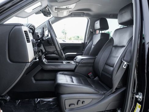 Used 2017 GMC Sierra 2500 Denali w/ Duramax Plus Package AWD/4WD image 20