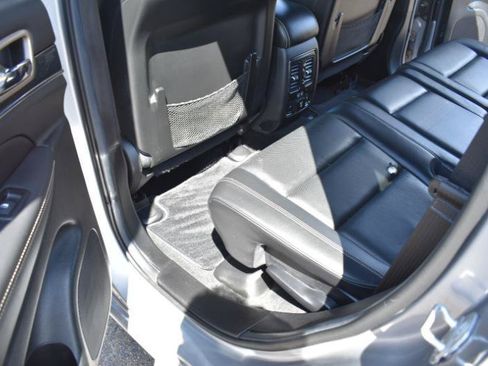 Used 2014 Jeep Grand Cherokee Overland w/ Advanced Technology Group AWD/4WD image 16