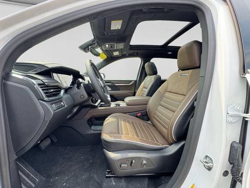 New 2026 GMC Acadia Denali Ultimate AWD/4WD image 14