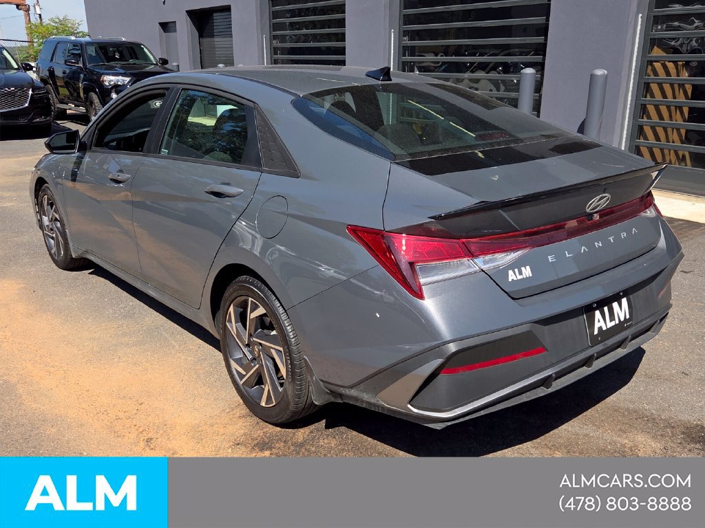 Certified 2025 Hyundai Elantra Sport FWD image 11