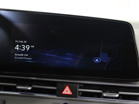 Certified 2025 Hyundai Elantra SEL image 9