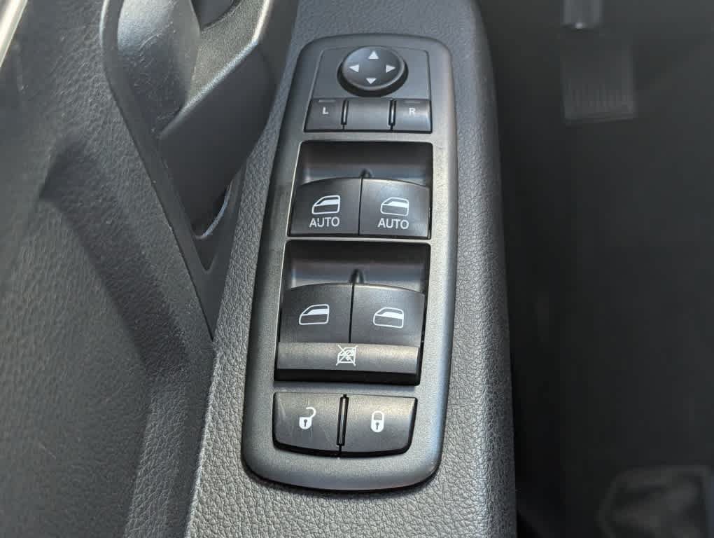 Used 2013 RAM 2500 Tradesman w/ Chrome Appearance Group AWD/4WD image 21