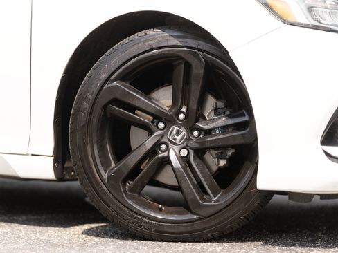 Used 2018 Honda Accord Sport image 36