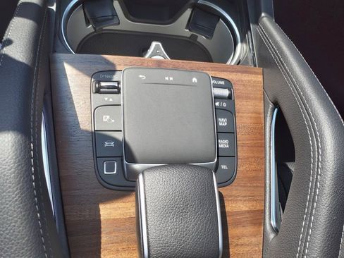 Used 2025 Mercedes-Benz GLS 450 GLS 450 image 18