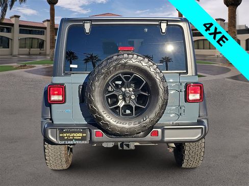 Used 2024 Jeep Wrangler Willys image 7