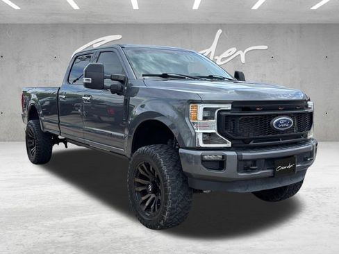 Used 2022 Ford F350 Platinum w/ FX4 Off-Road Package AWD/4WD image 2
