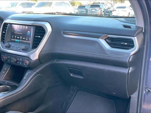 Used 2018 GMC Acadia SLT image 18