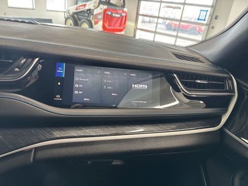 Used 2024 Jeep Grand Cherokee Trailhawk w/ Luxury Tech Group III image 55