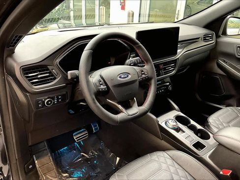 Used 2024 Ford Escape ST-Line Elite w/ Premium Technology Package image 32