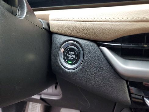 Used 2024 Cadillac XT4 Premium Luxury image 27