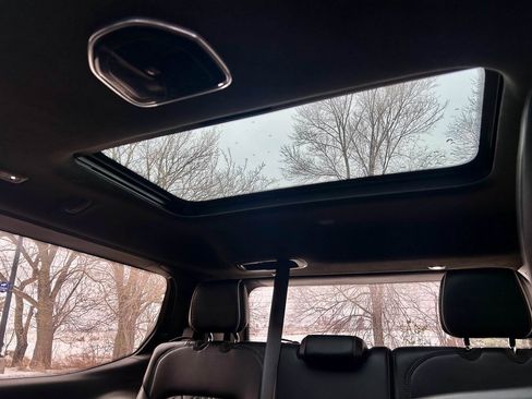 Used 2022 Jeep Grand Wagoneer Series III w/ Rear Seat Video Group 1 image 37