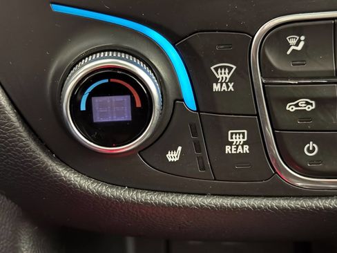 Used 2020 Chevrolet Equinox LT FWD image 39