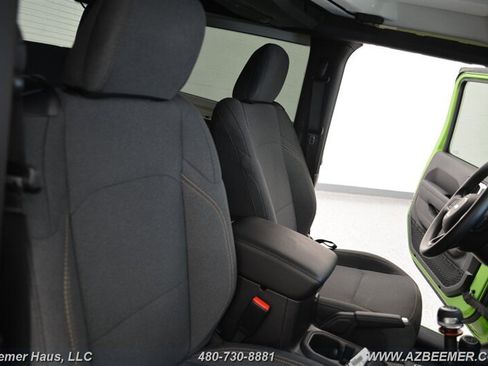 Used 2025 Jeep Wrangler Sport AWD/4WD image 22
