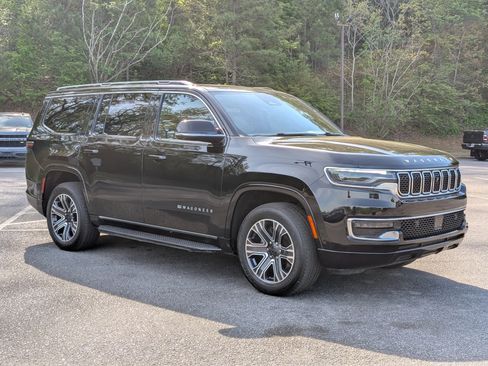 Used 2024 Jeep Wagoneer 4WD w/ Premium Group I image 11