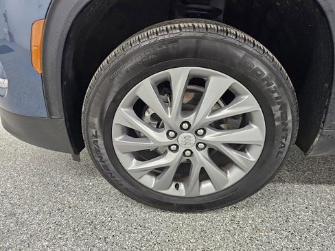 Used 2025 Buick Enclave Preferred image 8