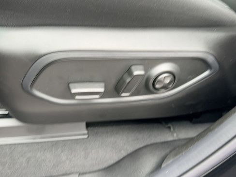 New 2025 Jeep Grand Cherokee L Laredo image 13