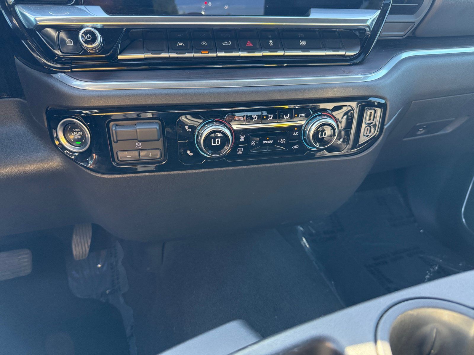 Used 2025 GMC Sierra 1500 SLT RWD image 13
