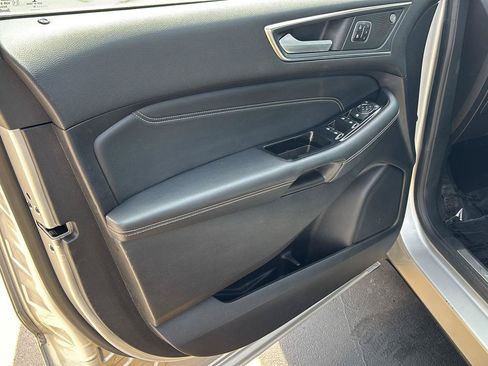 Used 2019 Ford Edge Titanium w/ Cold Weather Package AWD/4WD image 11