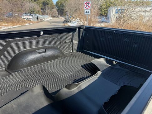 Used 2017 RAM 1500 Classic SLT image 37