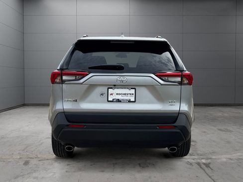 Used 2025 Toyota RAV4 XLE AWD/4WD image 4