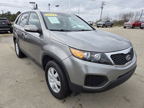 Used 2011 Kia Sorento LX image 1