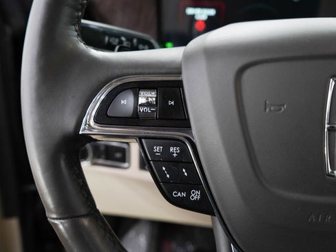 Used 2021 Lincoln Navigator L Reserve AWD/4WD image 26