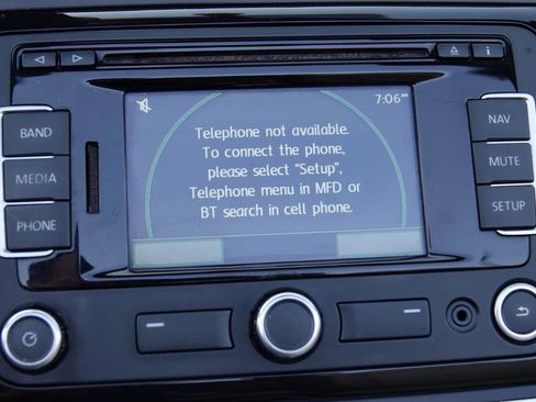 Used 2014 Volkswagen Beetle TDI FWD image 86