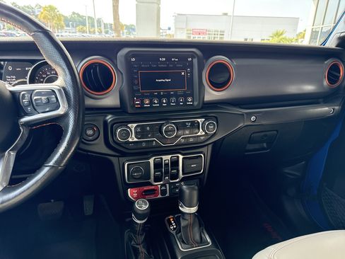 Used 2021 Jeep Gladiator Mojave AWD/4WD image 30