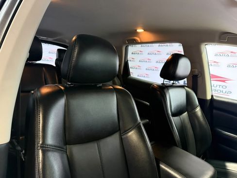 Used 2020 Nissan Pathfinder SL AWD/4WD image 49