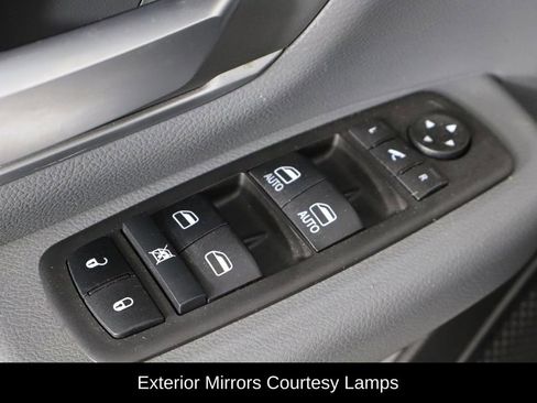 Used 2021 RAM 1500 Big Horn RWD image 19
