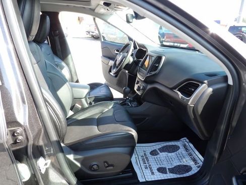 Used 2022 Jeep Cherokee Latitude Lux w/ Sun & Sound Group image 33