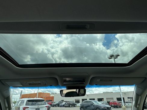 Used 2019 Lexus LX 570 4WD w/ Luxury Package image 24