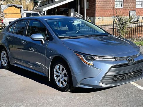 Certified 2025 Toyota Corolla LE image 2