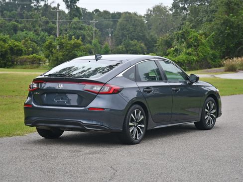 Used 2022 Honda Civic EX-L image 4