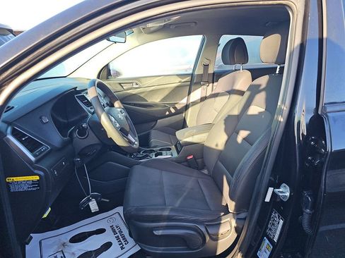 Used 2018 Hyundai Tucson SE image 2