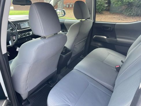 Used 2016 Toyota Tacoma SR5 RWD image 12