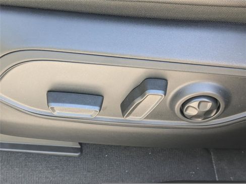 New 2025 Jeep Grand Cherokee Altitude image 20