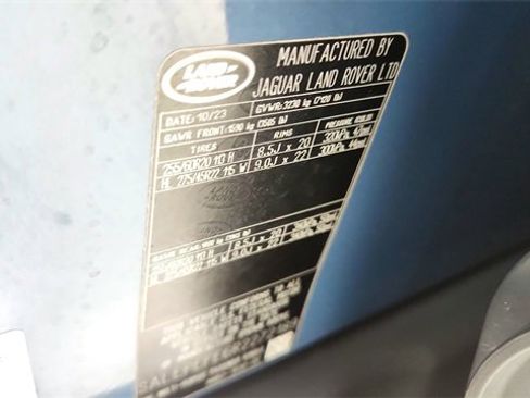 Used 2024 Land Rover Defender 110 SE image 65