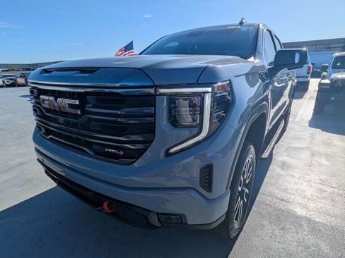 Used 2024 GMC Sierra 1500 AT4 w/ Technology Package AWD/4WD image 6